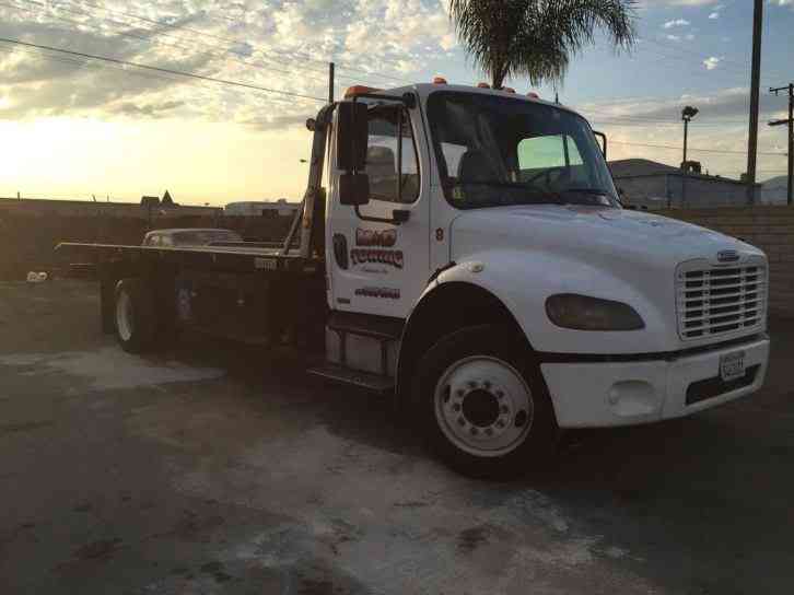 Freightliner M2 Rollback Tow Truck Flatbed Car Carrier Car Haul (2003)