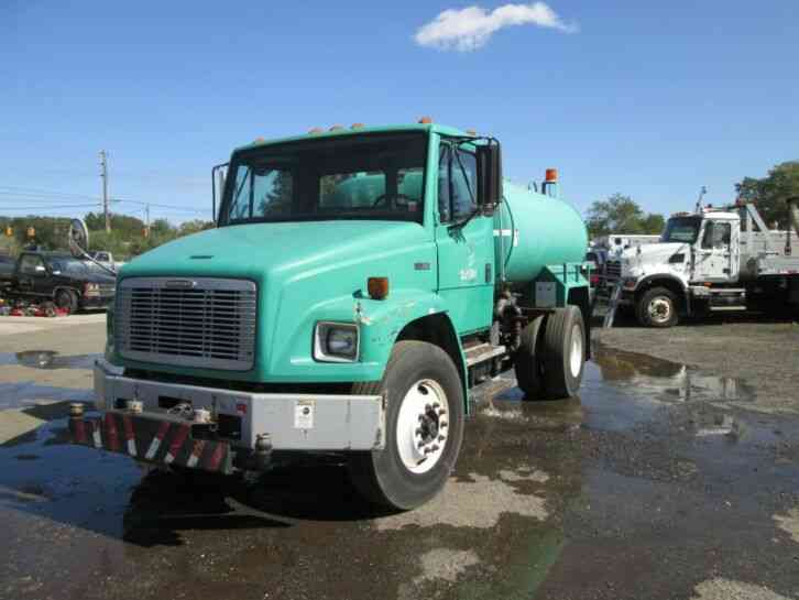 Freightliner FL80 (2002)