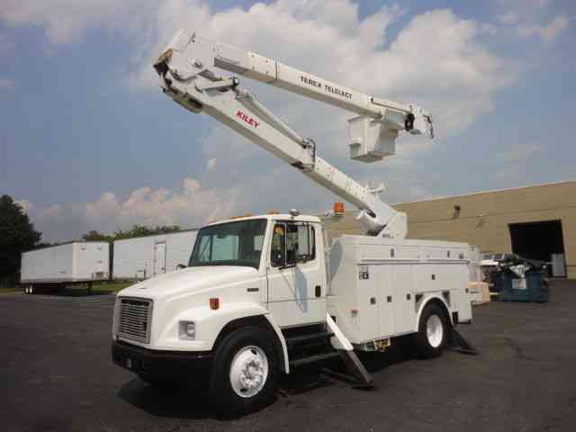 Freightliner fl-70 (2003)