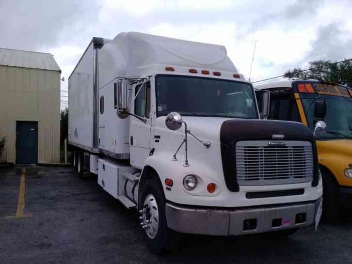 Freightliner FL112 (2003)