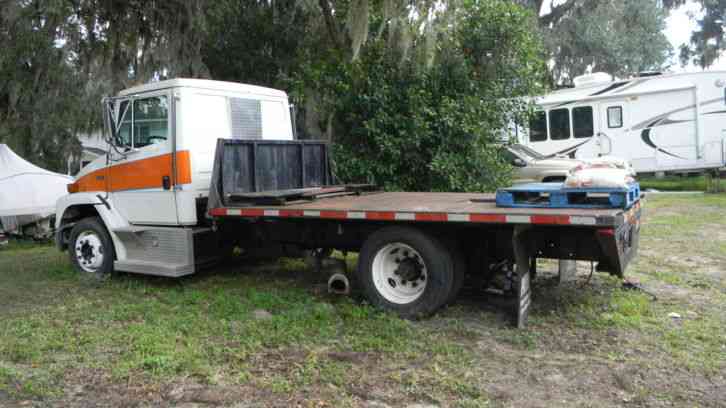 Freightliner FL-60 (2003)