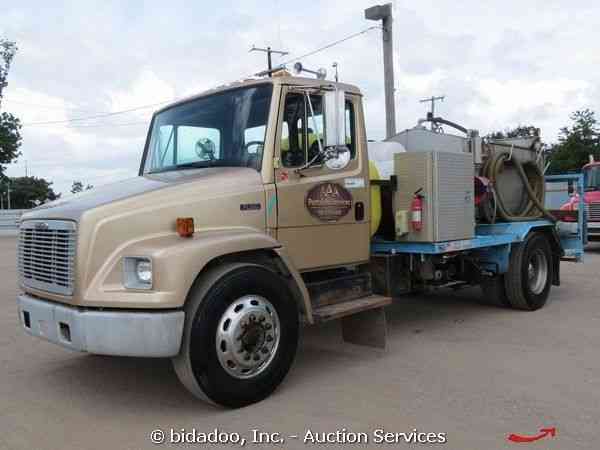 Freightliner FL60 (2003)