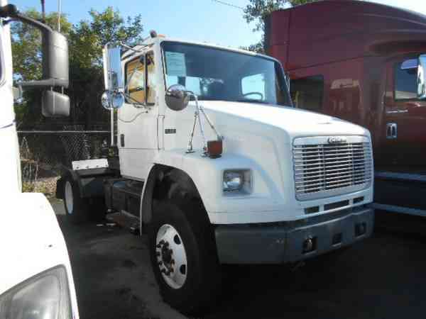 Freightliner FL80 (2003)