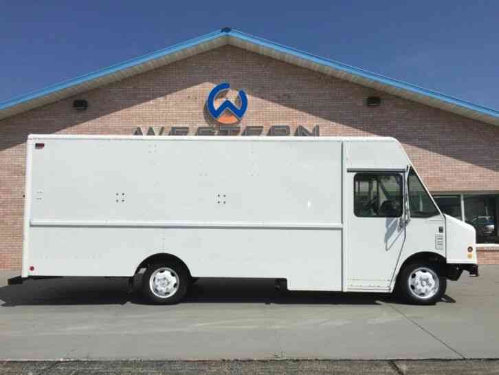 Freightliner P1000 Step Van Fedex Delivery Food Truck (2003)