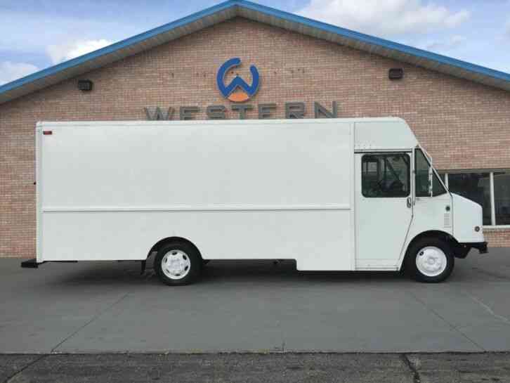 Freightliner P1000 Step Van Fedex Truck Food Delivery (2003)