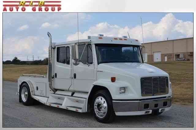 Freightliner Sport Chassis Custom Hauler (2003)