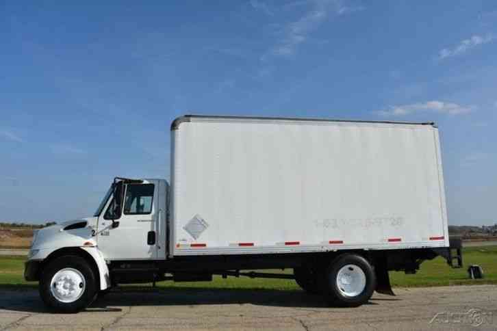 International 4200 18Ft Box Truck (2003) : Van / Box Trucks