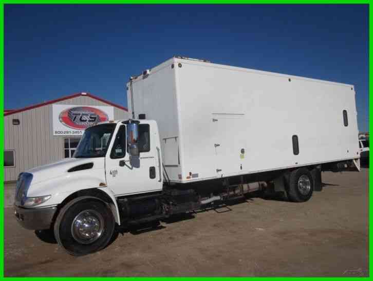 International 4400 Mobile Shredder Recycling (2003)