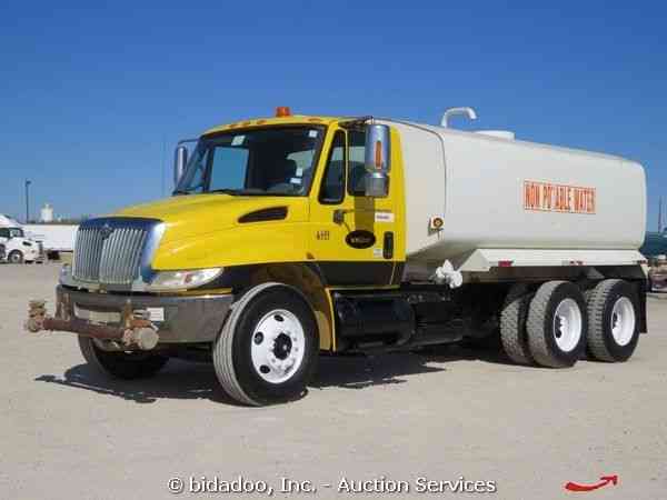 International 4400 (2003)