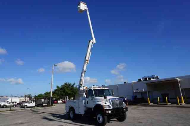 International 7300 DT-466 4X4-Dually Bucket Truck (2003)