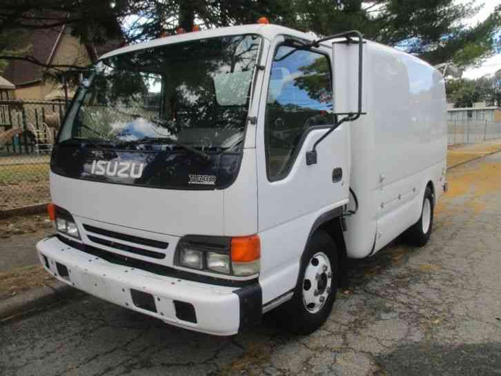 Isuzu NPR (2003)