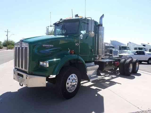 KENWORTH T800B (2003)