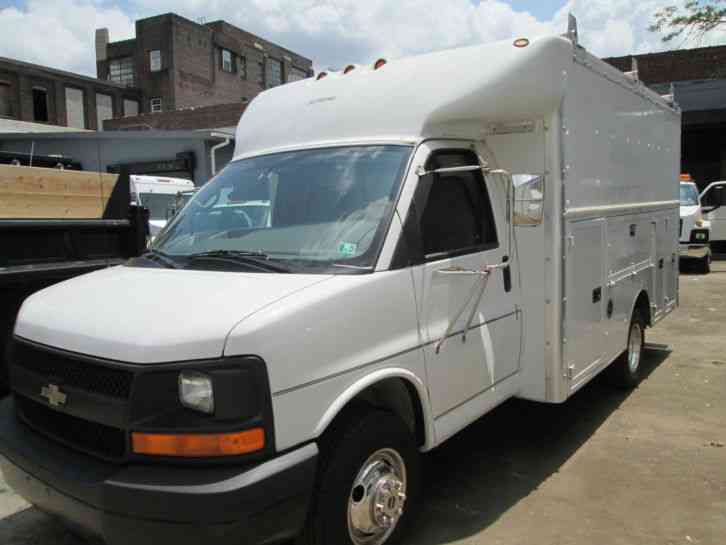 Chevrolet G3500 express (2004)