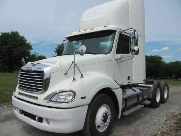 Freightliner CL-120 (2004)