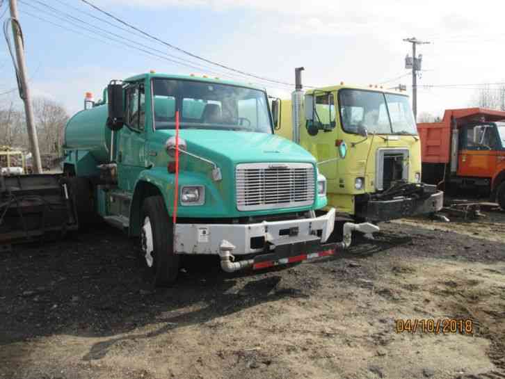 Freightliner F80 (2004)