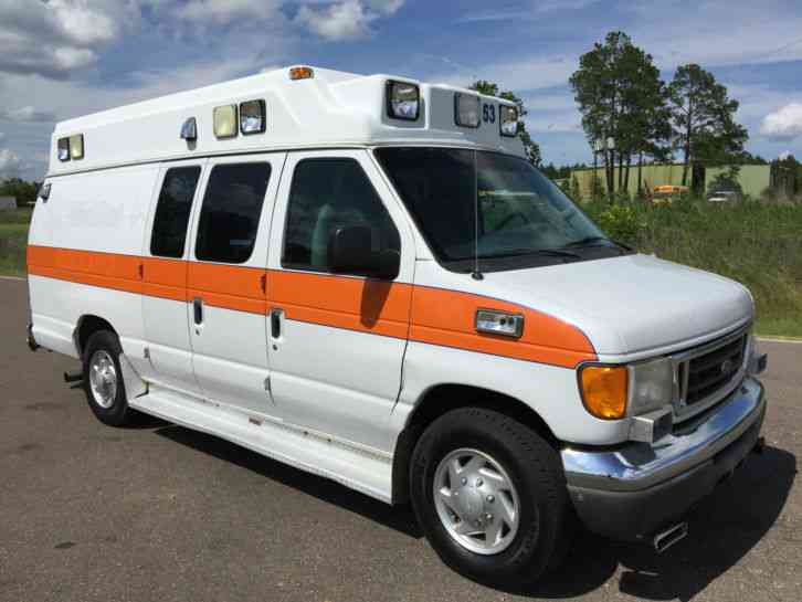 Ford E350 Medix Ambulance (2004)