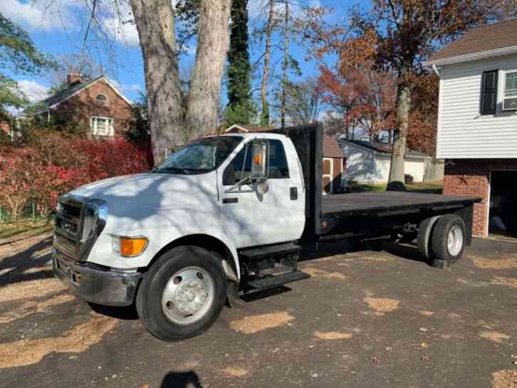 FORD F-650 20FT FLATBED TRUCK CAB & CHASSIS PRE-EMISSION C7 CAT NON CDL (2004)