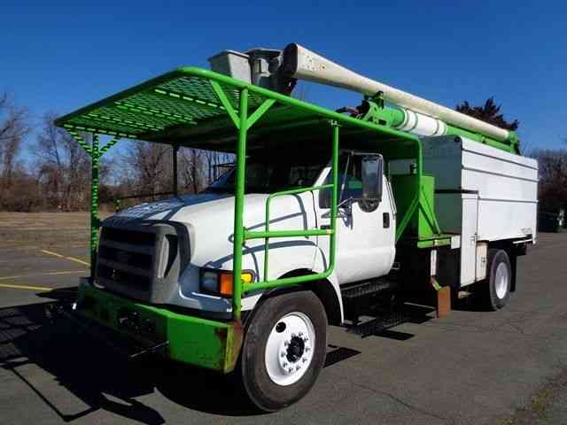 FORD F750 BUCKET BOOM CHIPPER DUMP (2004)