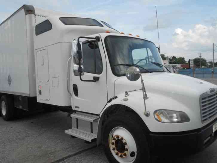 Freightliner M2 (2004)