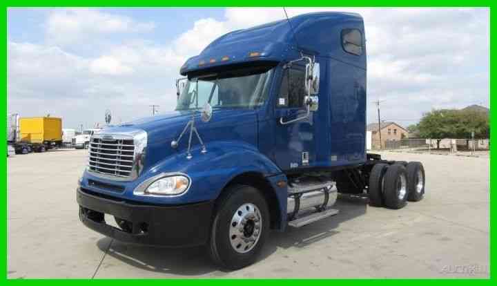 Freightliner CL12042ST (2004)