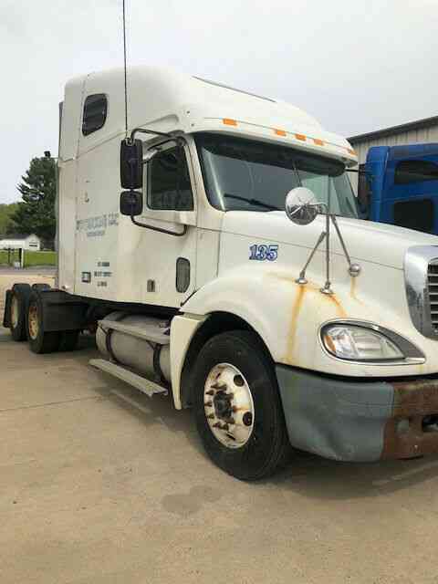 Freightliner COLUMBIA (2004)