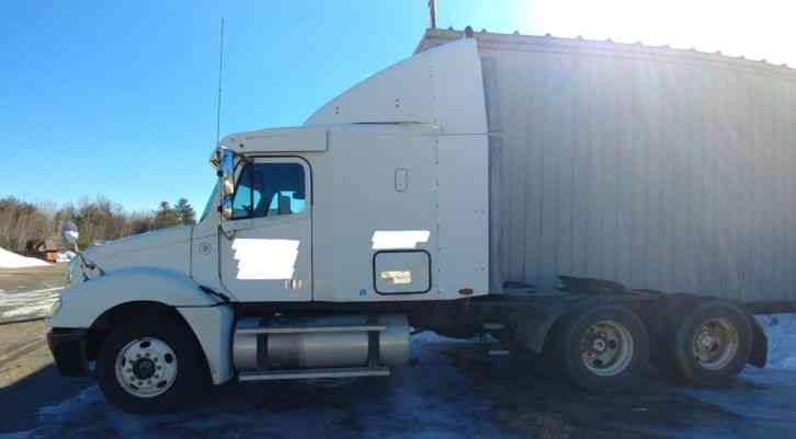 Freightliner Columbia CL-120 (2004)