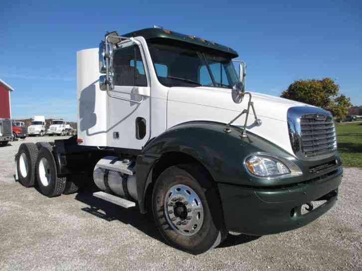 Freightliner CL120 (2004)