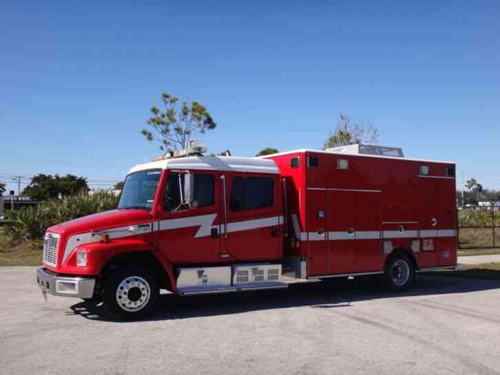 Freightliner FL60 Ambulance Crew Cab (2004)