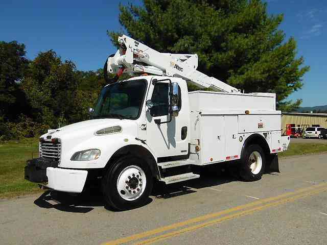 Freightliner M2-106 (2004)