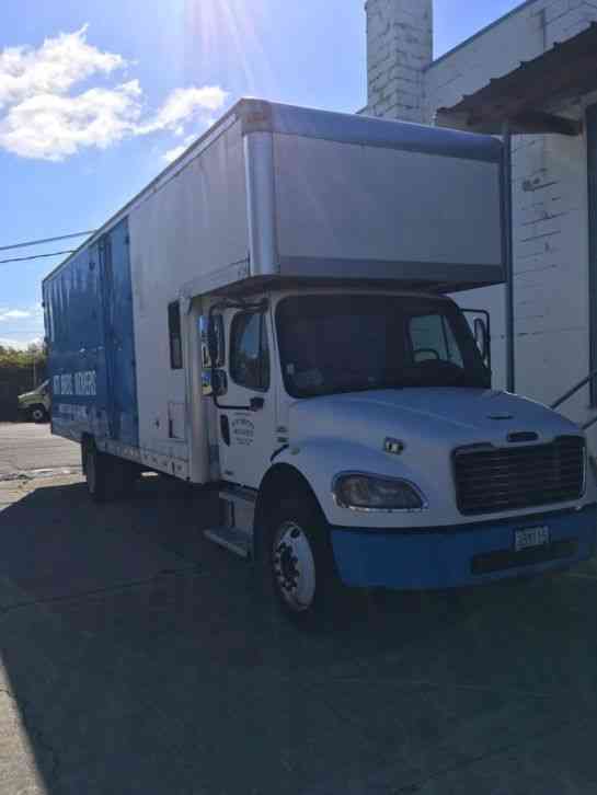 FREIGHTLINER M2 (2004)