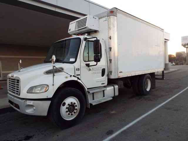 Freightliner M2106 (2004)