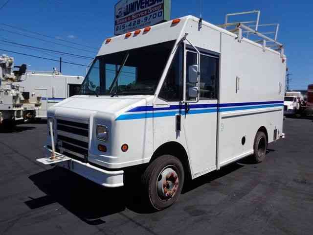 FREIGHTLINER MT45 STEP VAN (2004)