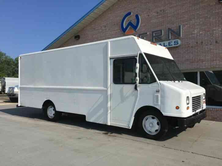 Freightliner P1000 Step Van Delivery Van Food Fedex Truck (2004)