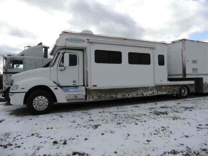 Freightliner Toterhome Renegade Editition Model 1700 DS w/2001 48' Renegade (2004)