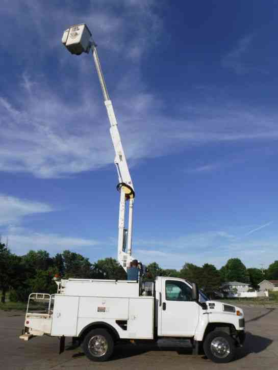 GMC C5500 BUCKET BOOM TRUCK DURAMAX TURBO DIESEL (2004)