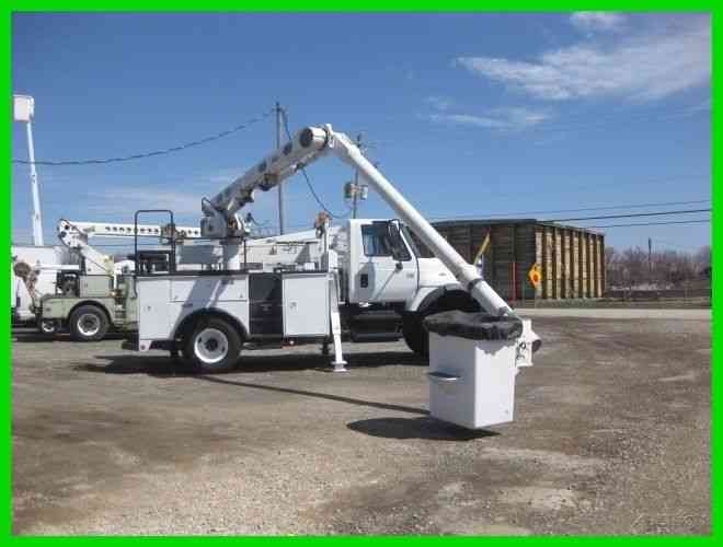 INTERNATIONAL 7300 4X4 DT466 ALLISON WITH ALTEC L36A 41  REACH OVER CENTER BUCKET/BOOM (2004)