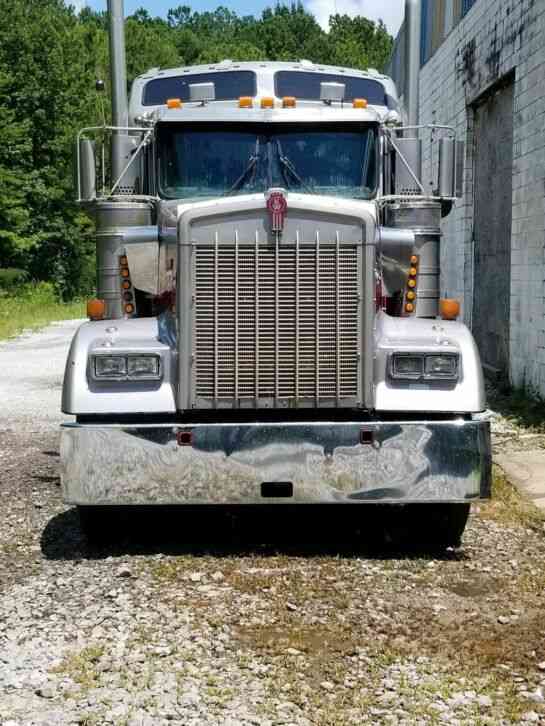 Kenworth W900L (2004)