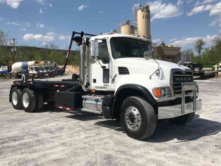 Mack CV713 Granite (2004)