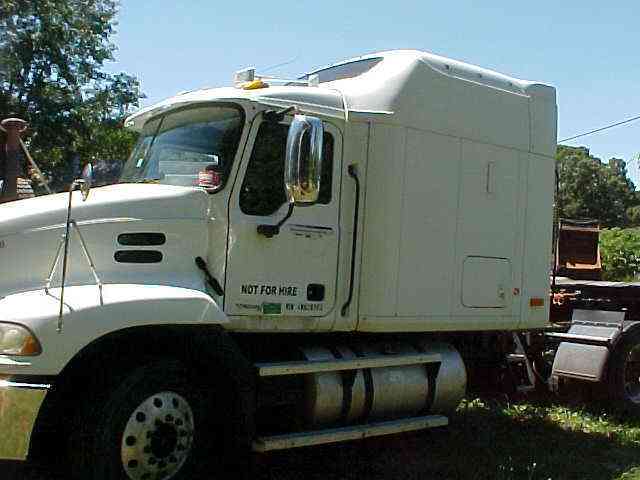 Mack CX6 (2004)