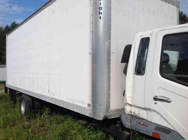 Mitsubishi FM617 (2004) : Van / Box Trucks