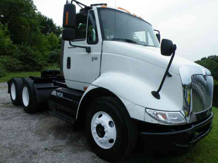 International Navistar 8600 Daycab (2004)