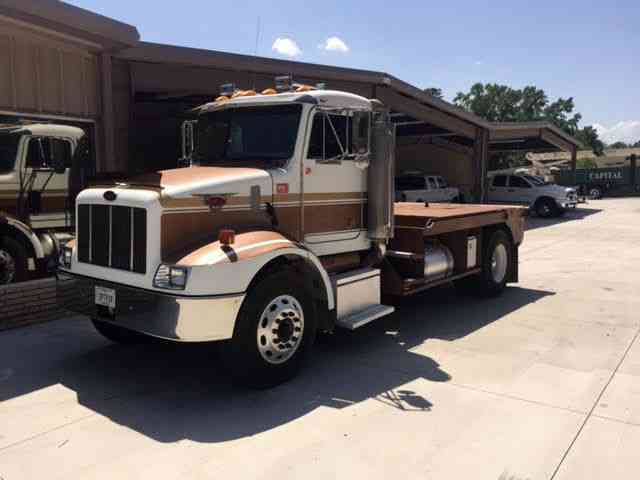 Peterbilt 330 (2004)