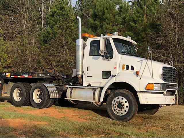 Sterling T/A DAYCAB -- (2004)