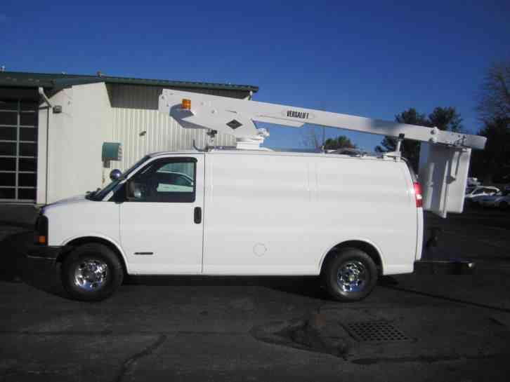 Chevrolet G3500 Van with Versa Lift Bucket/Boom G3500 (2005)