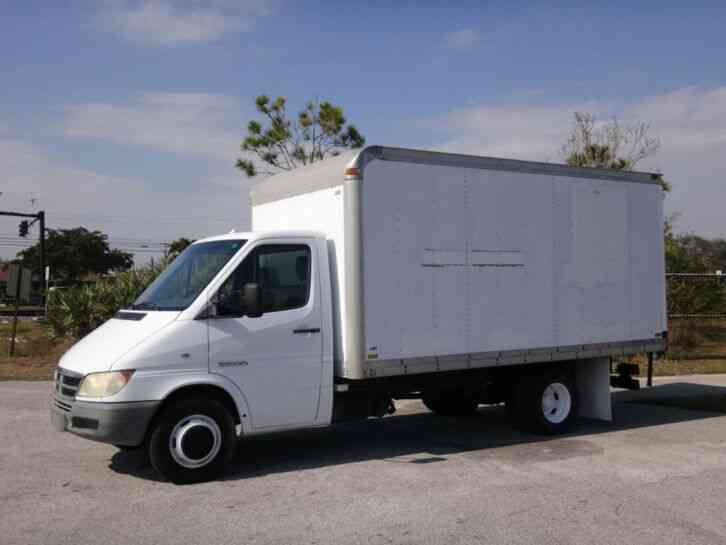 Dodge Sprinter 3500 158WB Box Truck (2005)