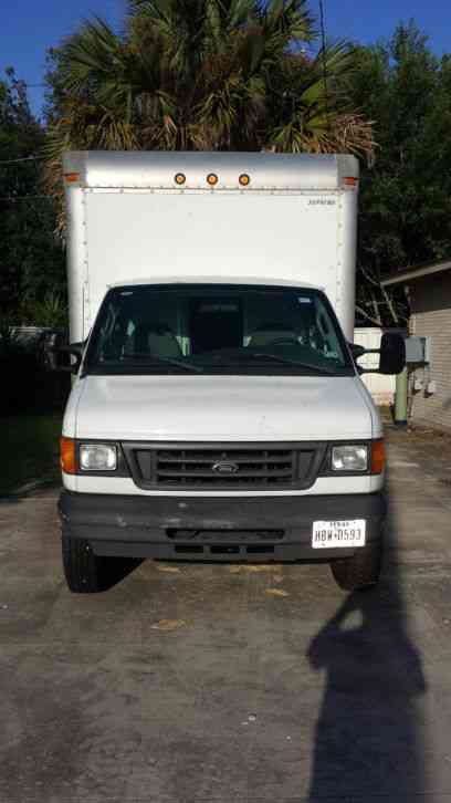 Ford E-350 (2005)