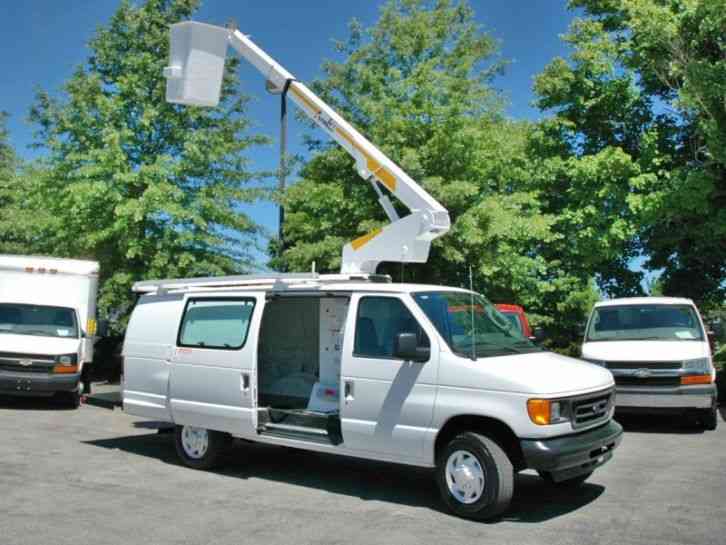 Ford E350 BUCKET VAN (2005)