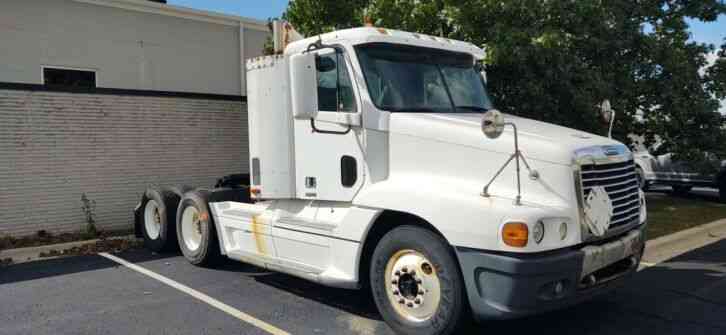 Freightliner Century CST120 Day Cab Detroit 12. 7 10 spd Semi Truck tractor (2005)