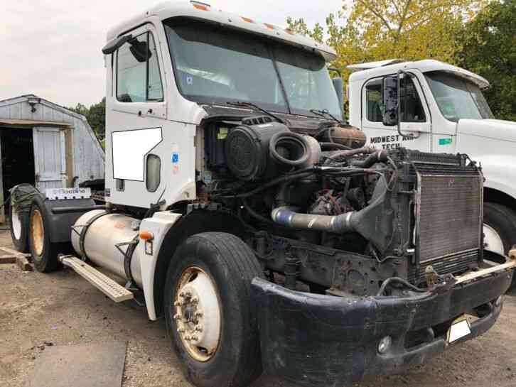 FREIGHTLINER COLUMBIA 120 -- (2005)