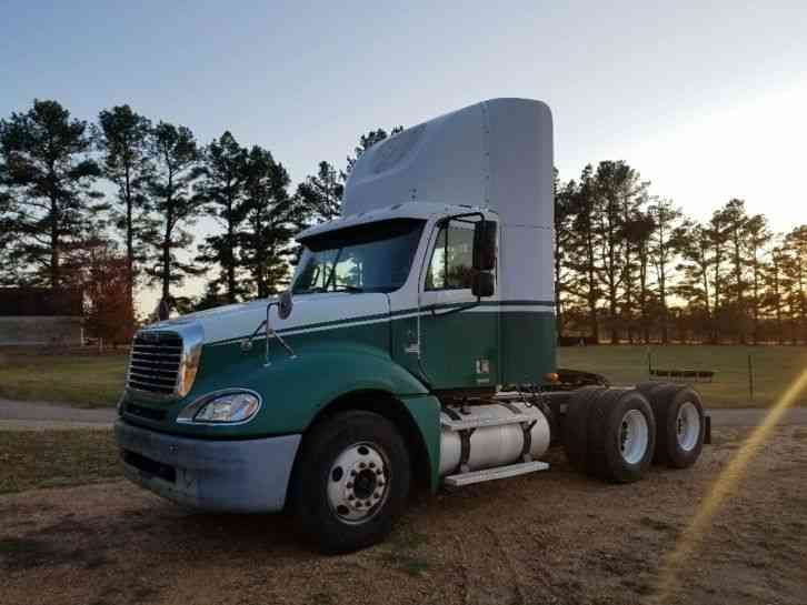 Freightliner COLUMBIA TANDEM AXEL DAYCAB (2005)